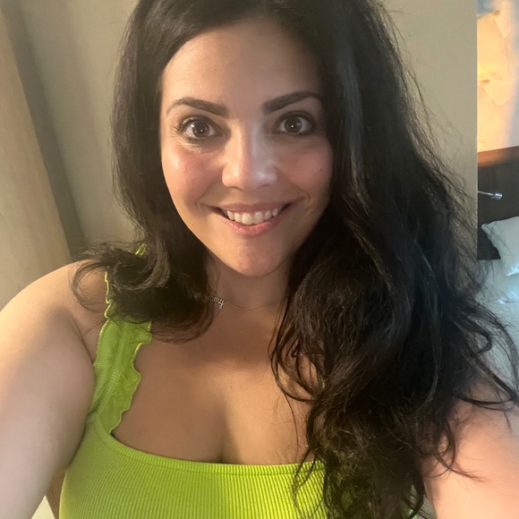 Meet your Posher, Stefani - Picture 3 of 3